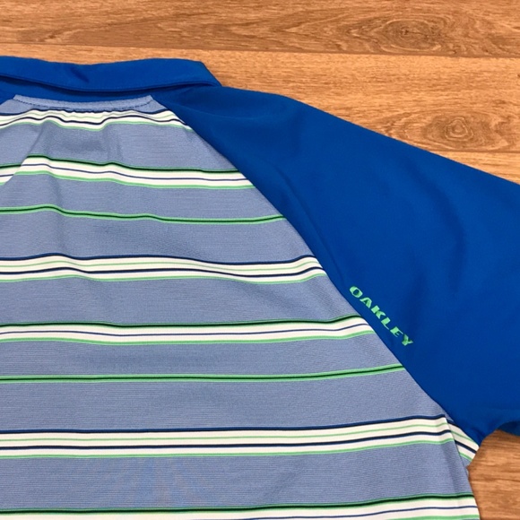 Oakley Large Regular Fit Blue White Stripe Short Sleeve Performance Golf Polo - Picture 8 of 8